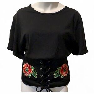 500 Maison Cinqcent Embroidered blacktop. NWT. Med